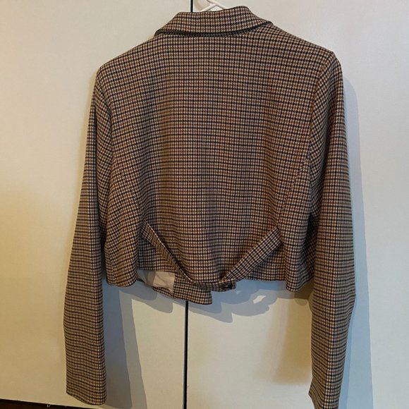 L'Academie - The Lori Cropped Jacket - Picture 2 of 3